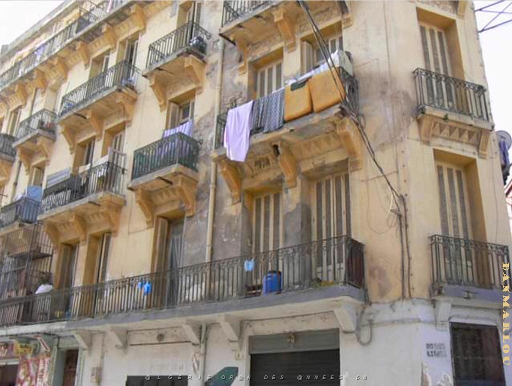 rue Rabelais 35.JPG